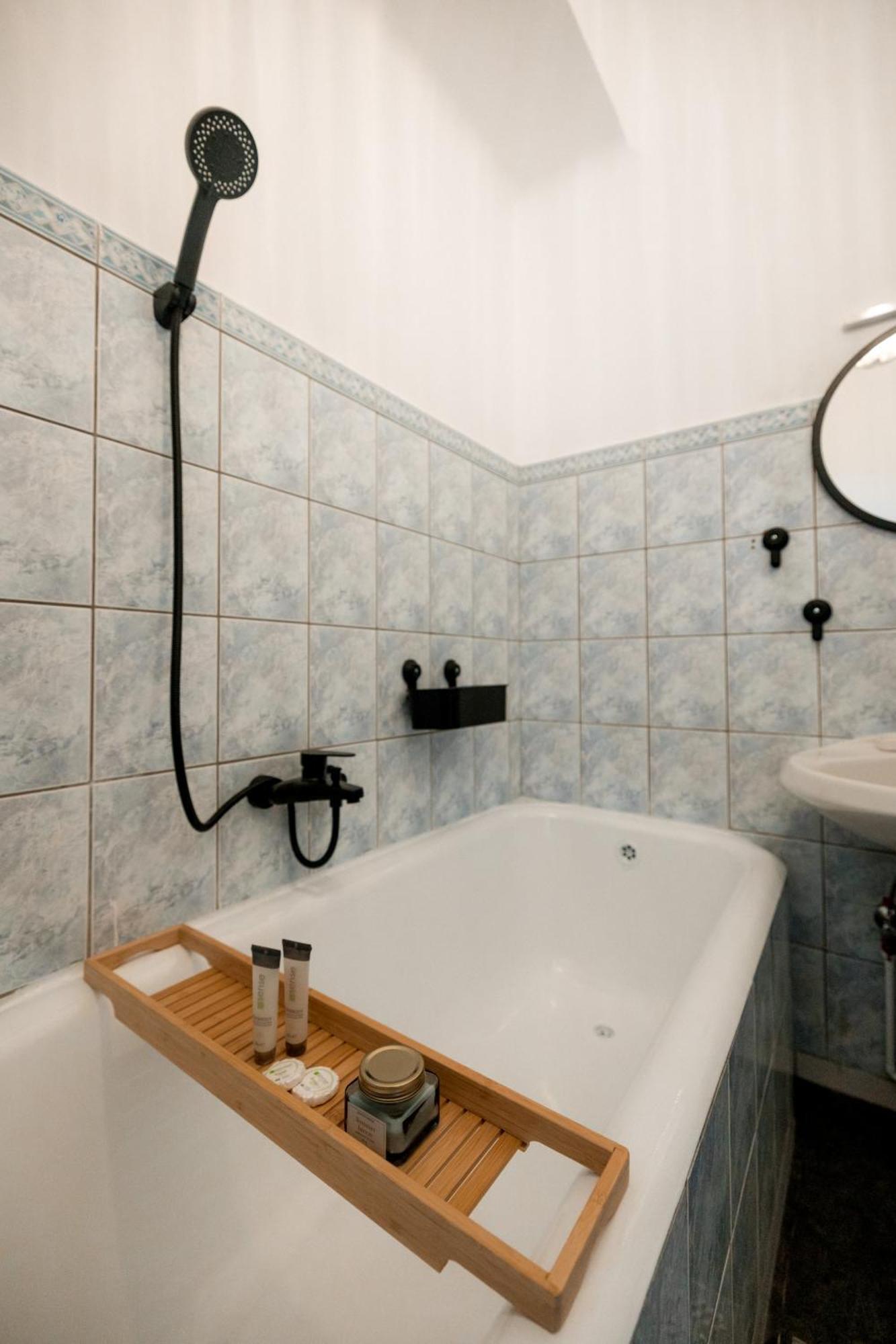 Decebal Central Studio - Elegant And Cozy Stay Arad Luaran gambar